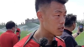 爱游戏体育-英超球衣上的爱心标志意义及公益活动介绍